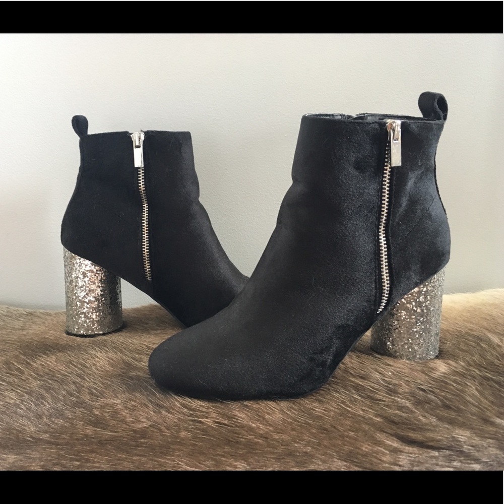 Faux fur black boots with silver glitter heels - Picture 3 of 3